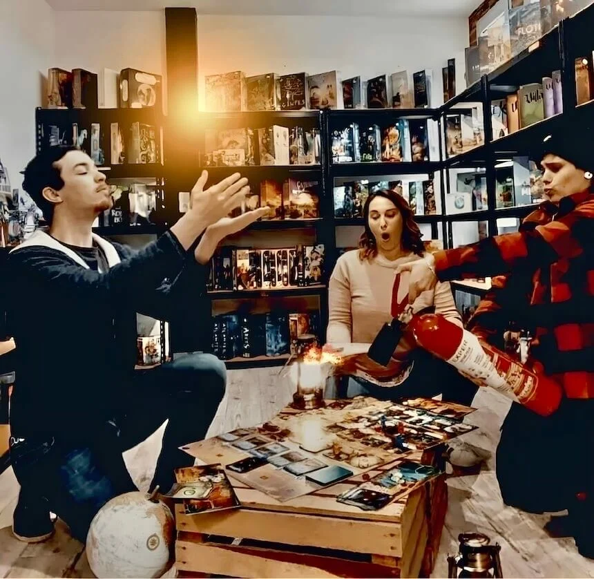 Equipe de notre boutique de jeux de société et escape game la rochelle
